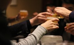 天冷過量飲酒危害大 臨沂的銀屑病醫(yī)院：加重病情還易失溫